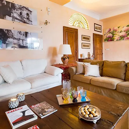 Mila Villa Milo